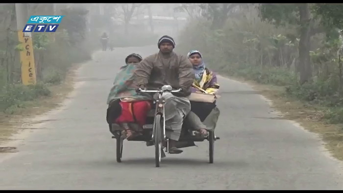শীতে কাঁপছে দেশ